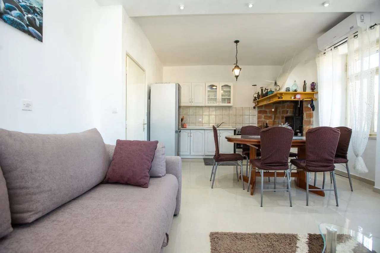 Apartment Brunac Brbinj