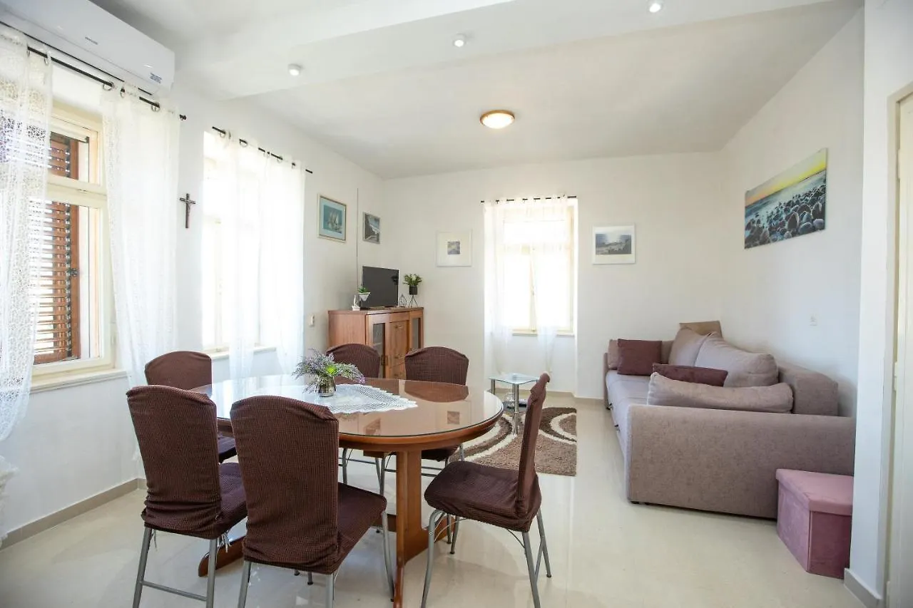 Apartment Brunac Brbinj